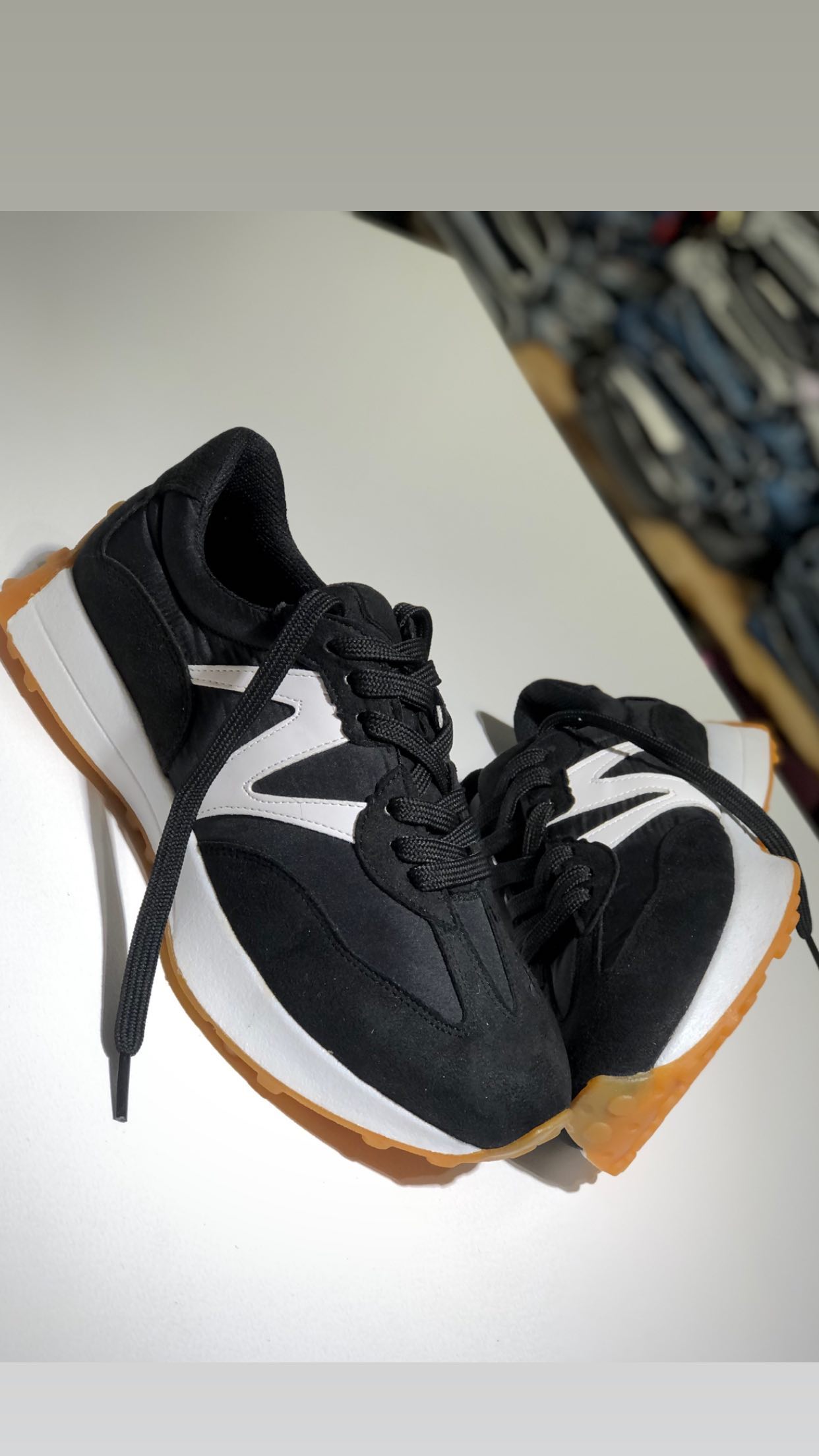 استوری هایلایت •Sneakers•